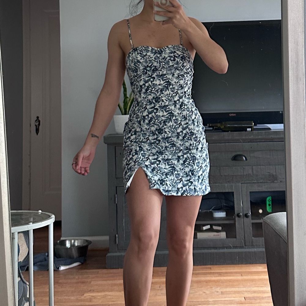 Abercrombie and fitch floral dress with removable straps